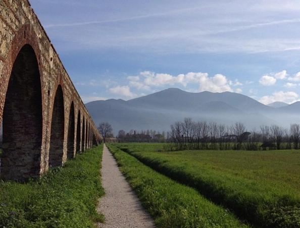 Villa Guelfi กาสชินา ภายนอก รูปภาพ